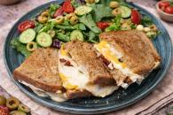 Peynirli Ekşi Maya Tost