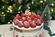 Korean strawberry cake